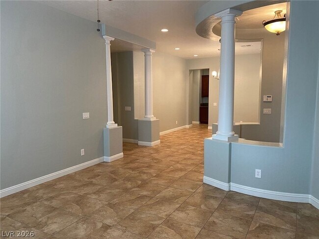 Building Photo - 8225 Broad Peak Dr
