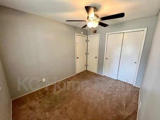 Building Photo - 2212 NE 77th St