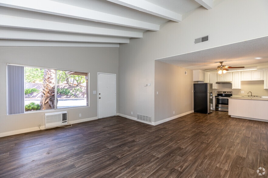 2BR, 2BA - 1,092SF - Villa Morocco