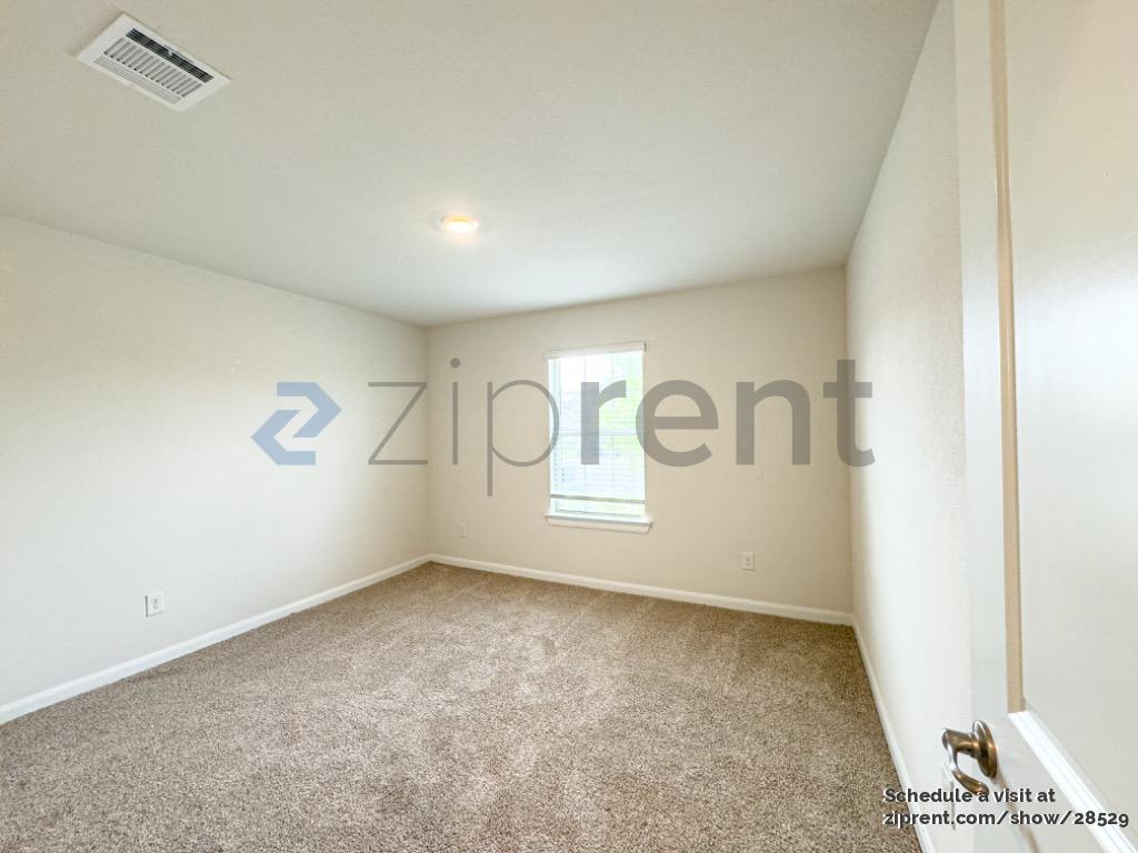 Building Photo - 712 Smokey Trail