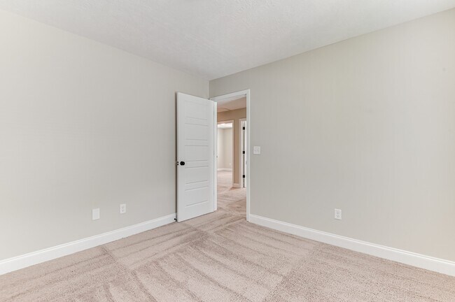 Building Photo - 2041 Limerick Ct