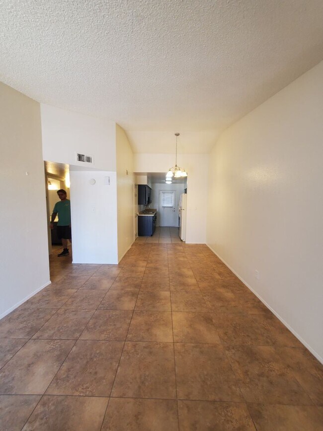 Building Photo - 4533 E Contessa St