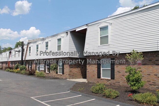 Building Photo - 412 Poplar Level Ct