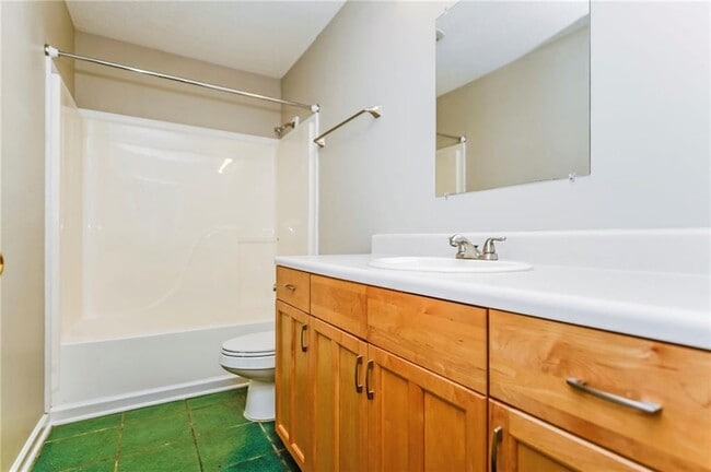 Building Photo - 124 Springvalley Cir