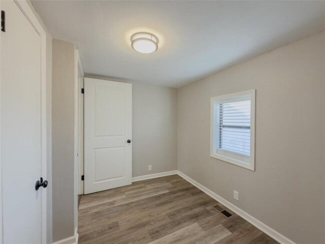 Building Photo - 2317 Ford White Rd