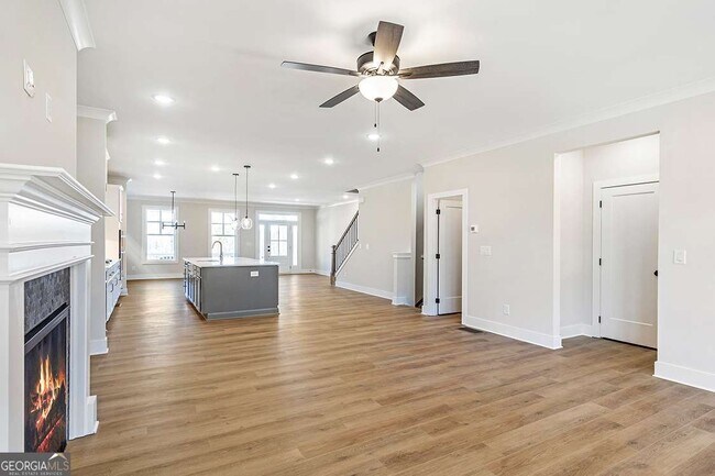 Building Photo - 152 Palm St