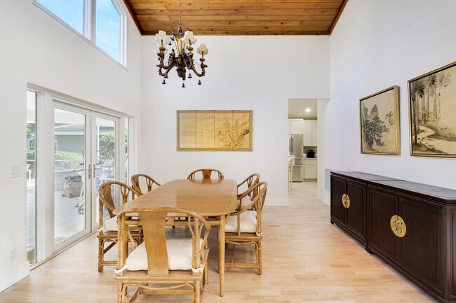 Building Photo - 13760 Sand Crane Dr