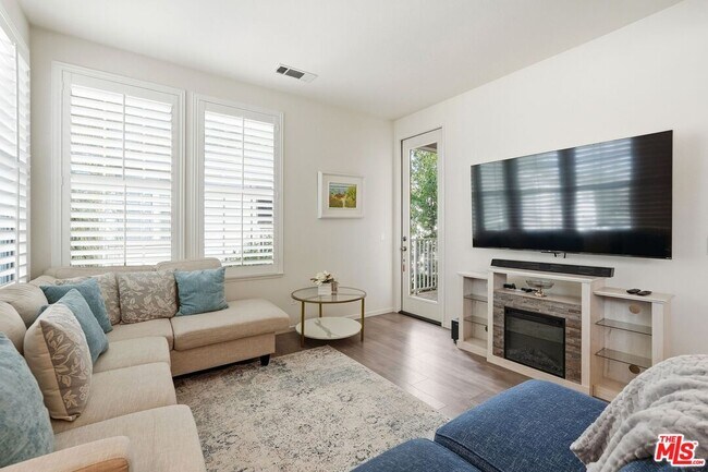 Building Photo - 27022 Victoria Ln