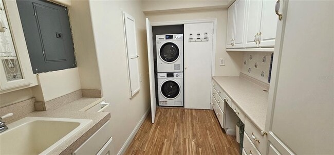 Building Photo - 10355 Paradise Blvd