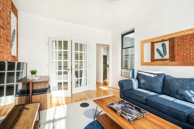 Building Photo - 454 W 47th St