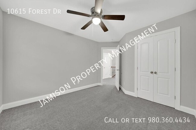 Building Photo - 10615 Forest Dr