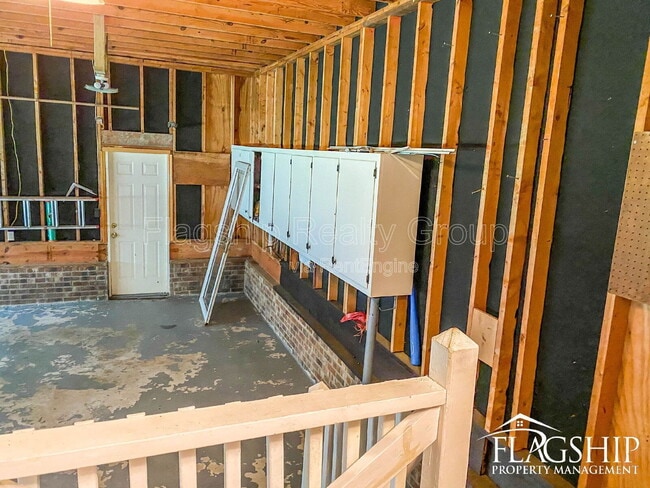 Building Photo - 1228 Forest Acres Dr