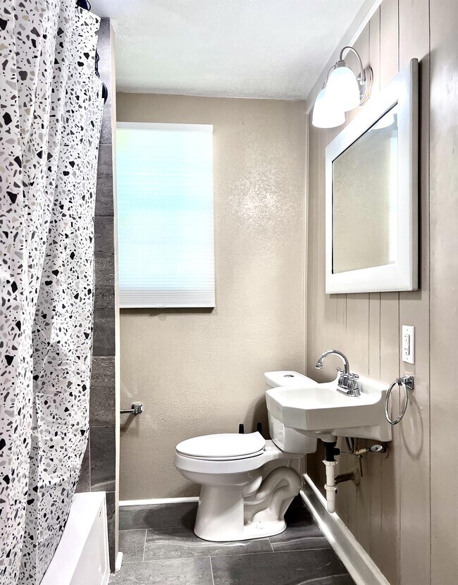 Building Photo - 2808 Morrow Ave