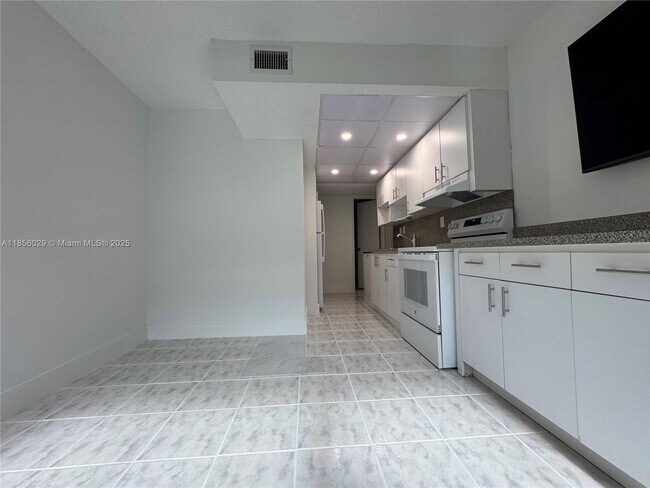 Building Photo - 9390 W Flagler St