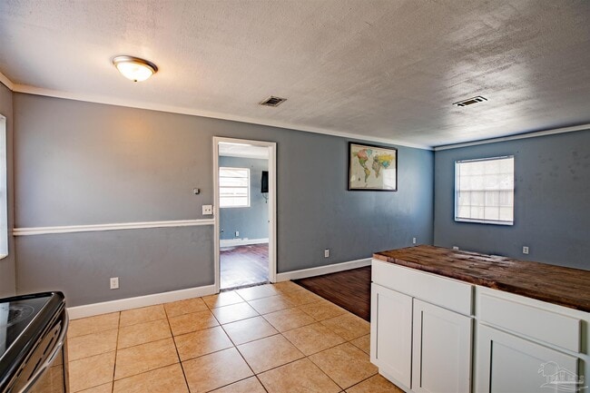 Building Photo - 4381 Bixby Cir