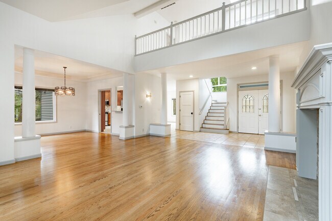 Building Photo - 8975 Snowy Owl Ln