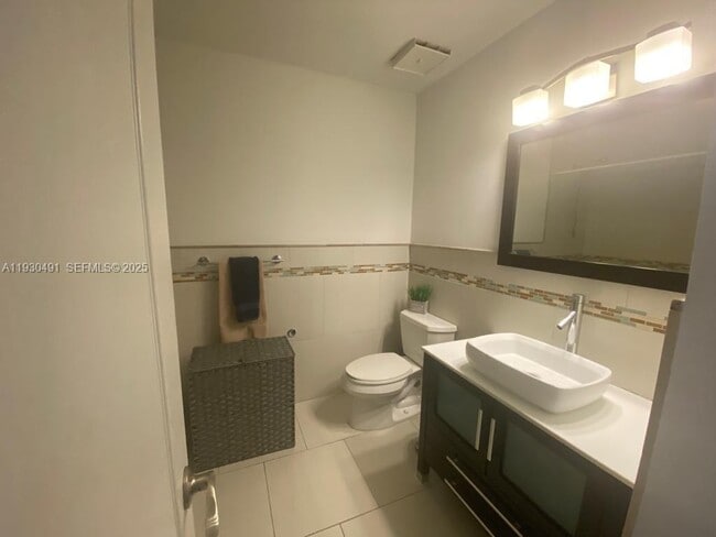 Building Photo - 9805 Costa Del Sol Blvd