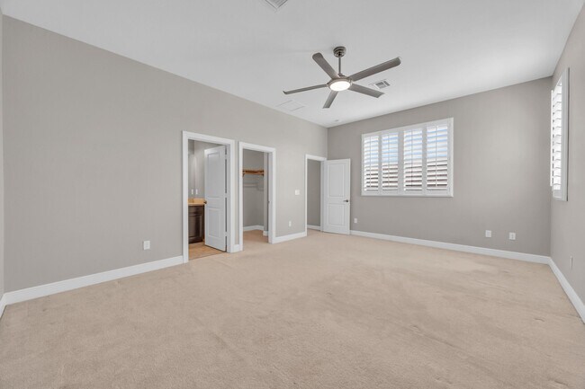 Building Photo - 4720 SW Ardsley Dr