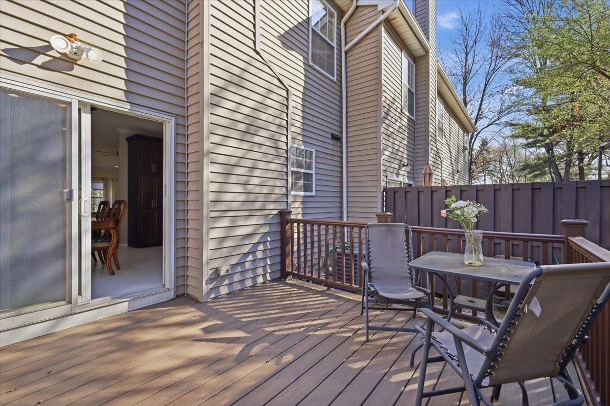 Building Photo - 203 Tallwood Ln