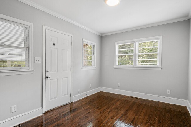 Building Photo - 4427 Northaven Dr