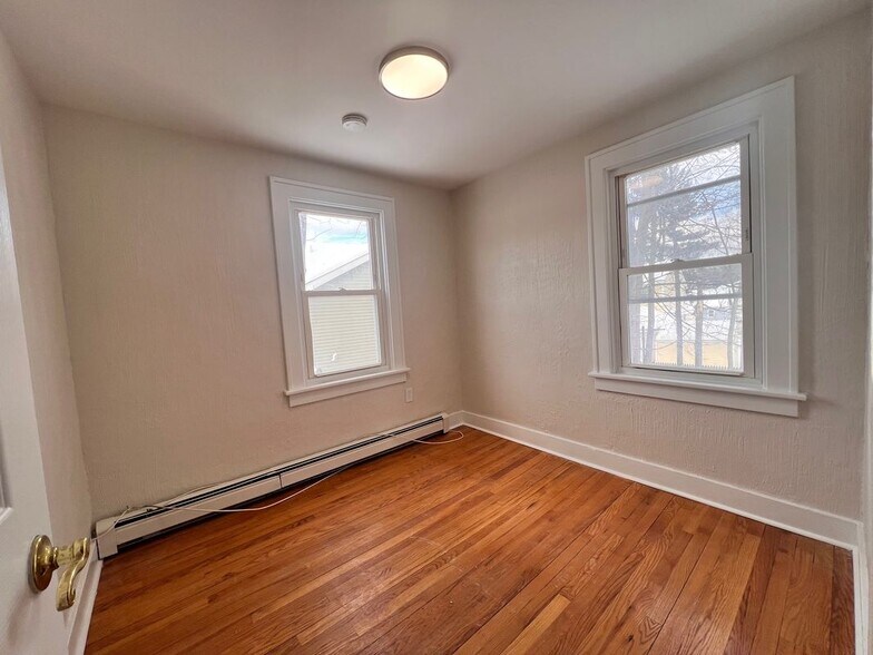 Building Photo - 1983 Central Ave