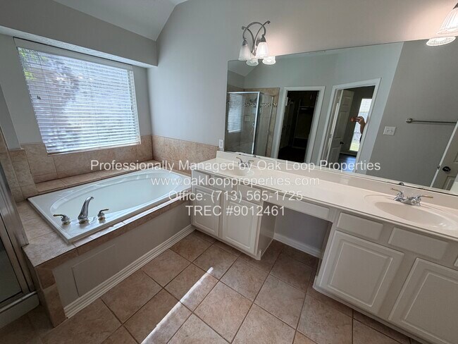 Building Photo - 1299 Ocean Manor Ln