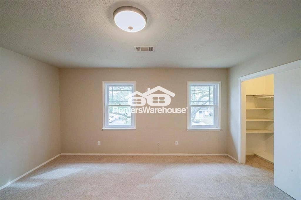 Building Photo - 1411 Ramada Dr