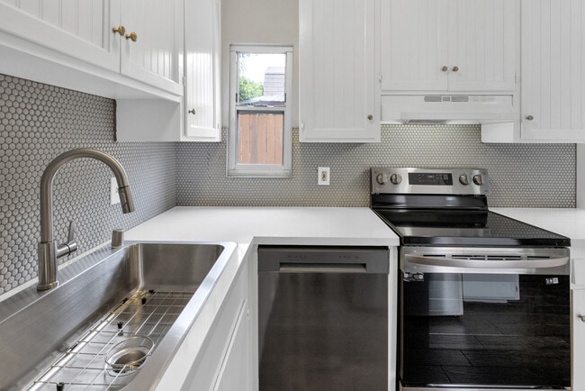 Kitchen 2 - 4475 Dale Ave