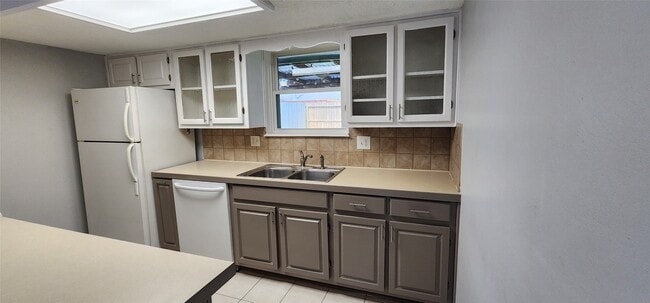 Building Photo - 2527 Meandering Trail