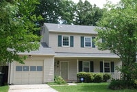 Building Photo - 3 Bedroom, 2.5 bath house in Newport News-Bernard Village