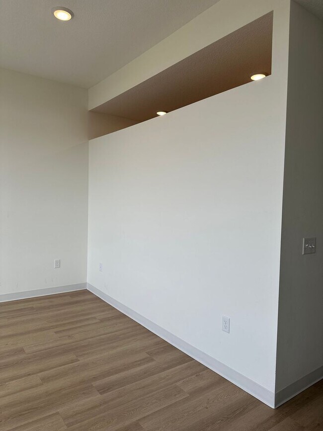 Building Photo - BRAND NEW - One Bedroom Loft With Open Windows