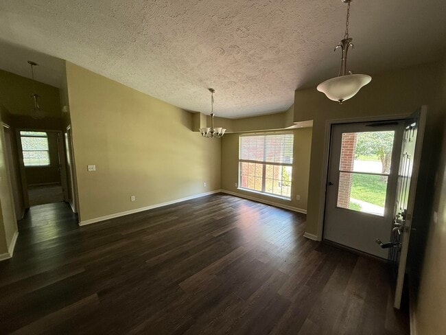 Building Photo - 3604 Brookgreen Cir