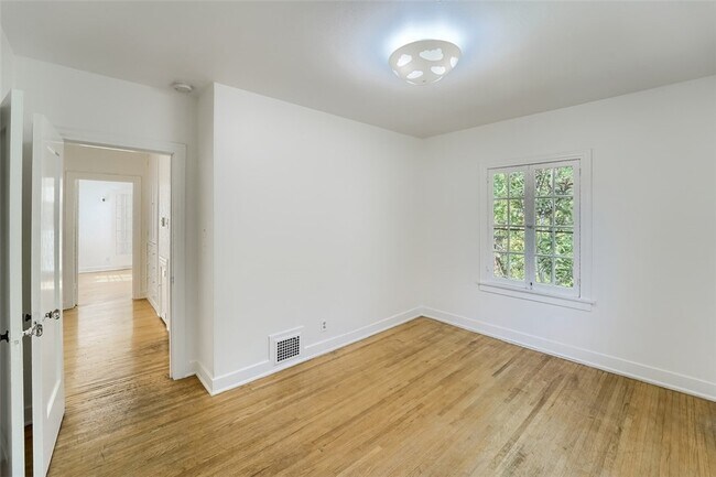 Building Photo - 5924 Graciosa Dr