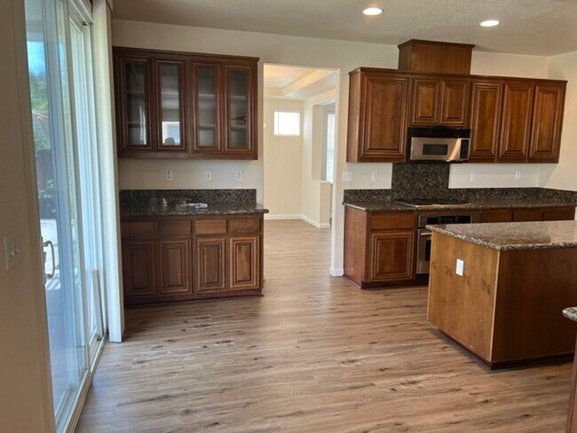 Building Photo - 2912 Medinah Way