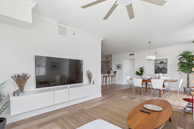 Building Photo - 600 S Dixie Hwy