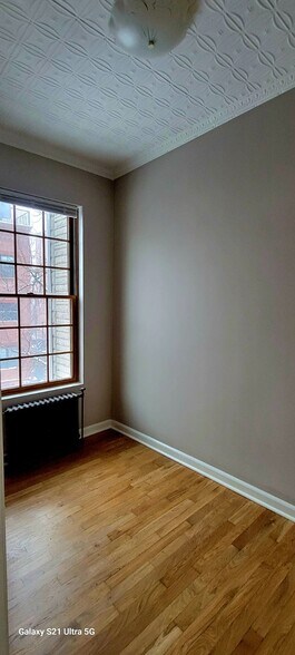 Building Photo - 677 Leonard St