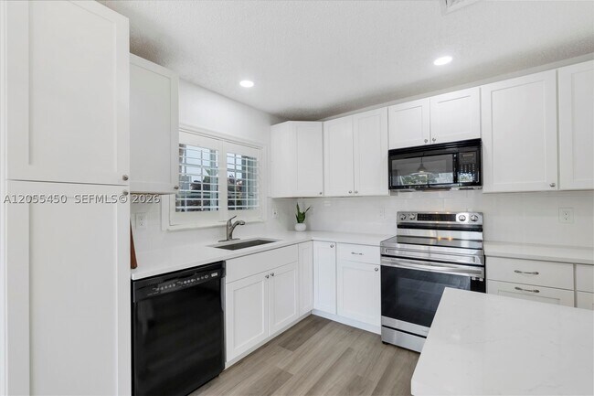 Building Photo - 7370 NW 61st Terrace