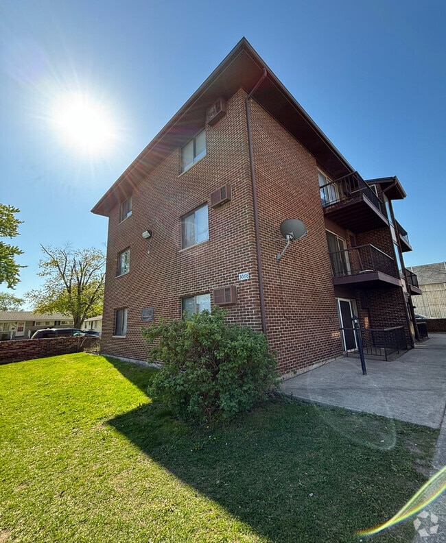 Building Photo - 3068 Bernice Ave