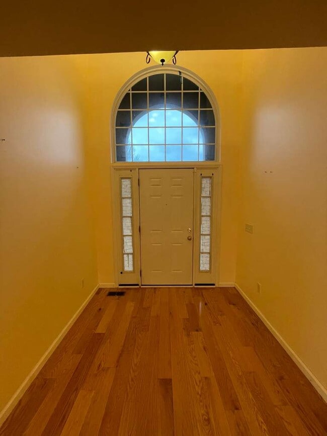 Building Photo - 6170 Ravenhill Rd