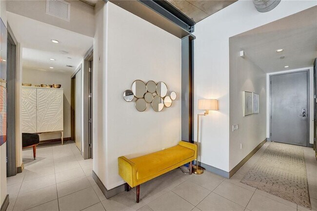 Building Photo - 110 SE 2nd St