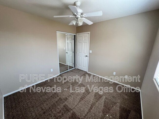 Building Photo - 6109 N Blue Luna St