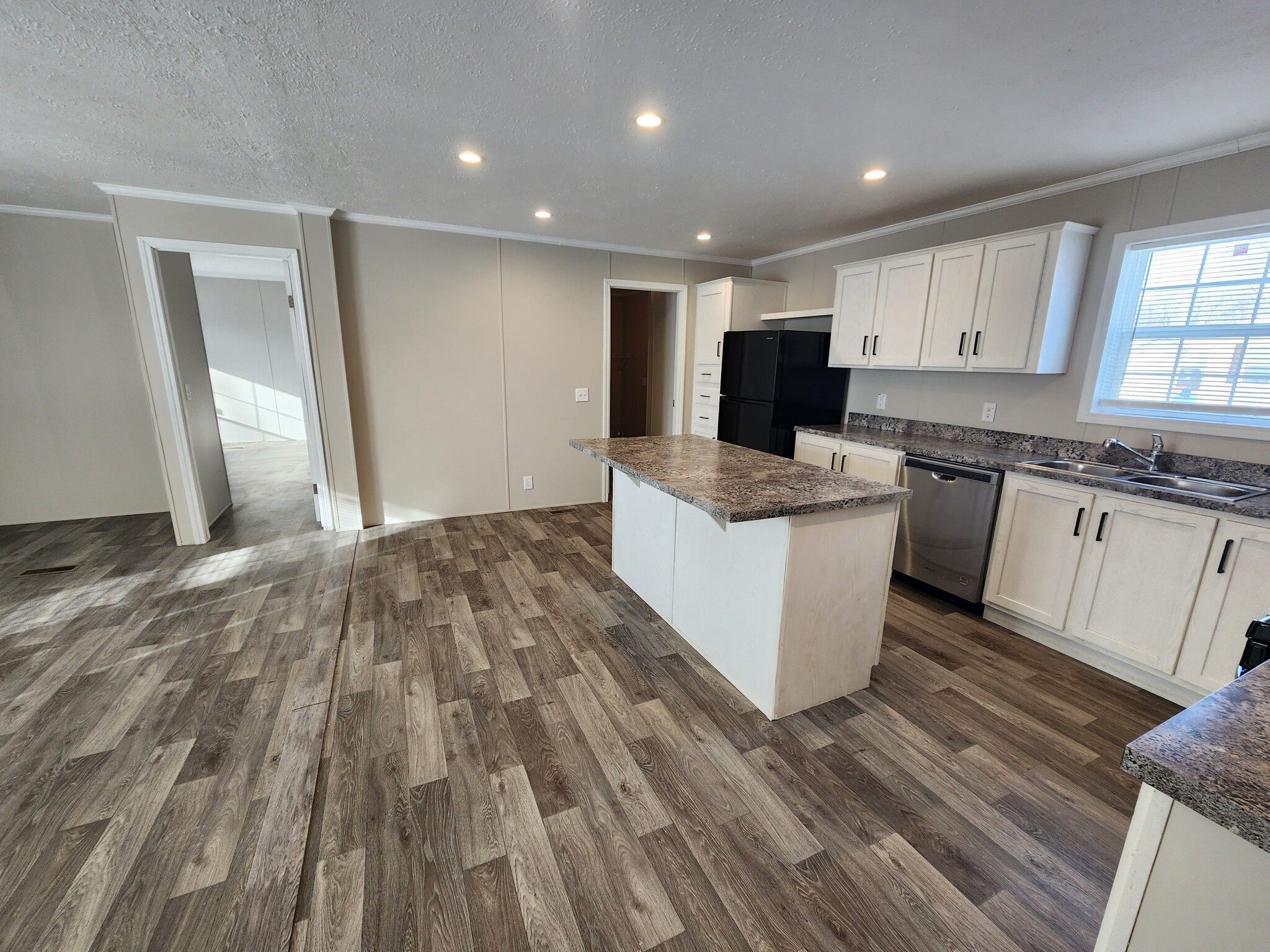 Building Photo - 3726 Birch St