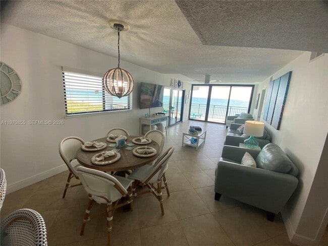 Building Photo - 10102 S Ocean Dr