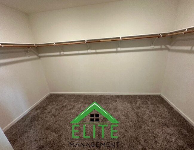 Building Photo - Spacious 4-Bedroom Home in Sought-After No...