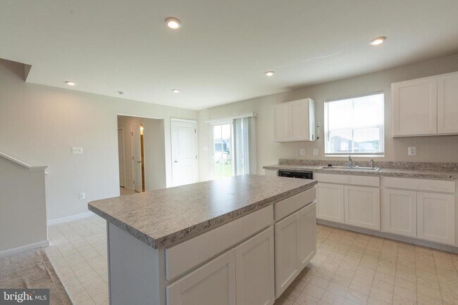 Building Photo - 228 Chandlers Glen Dr
