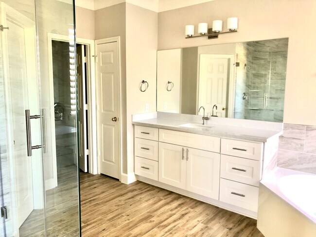 Building Photo - 5711 Silver Bay Ct