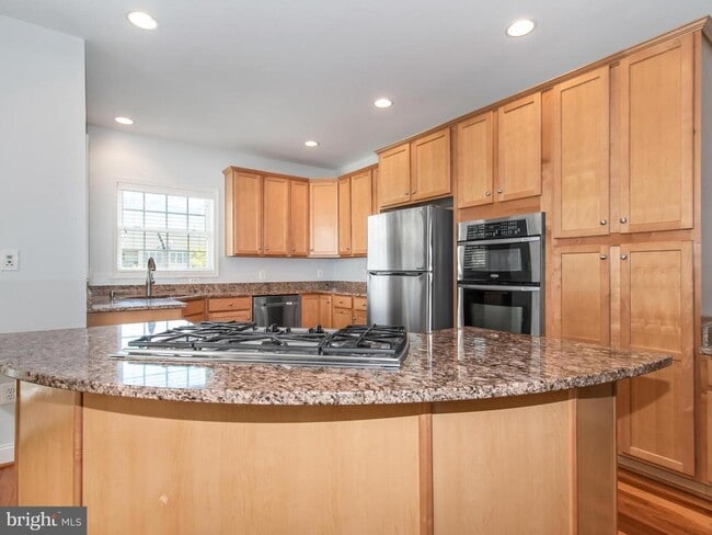 Building Photo - 25813 Mews Terrace