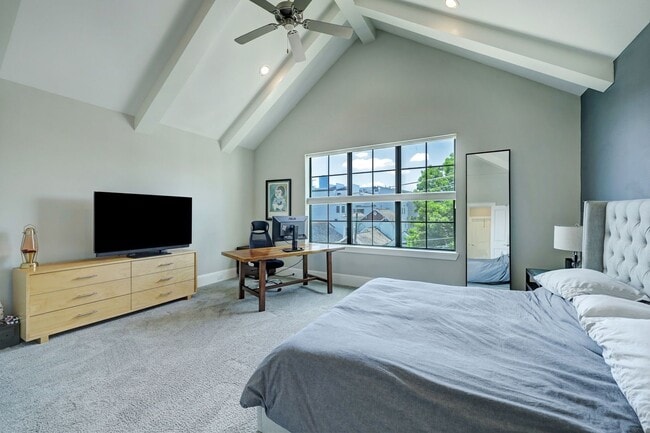 Building Photo - 2014 Crockett St