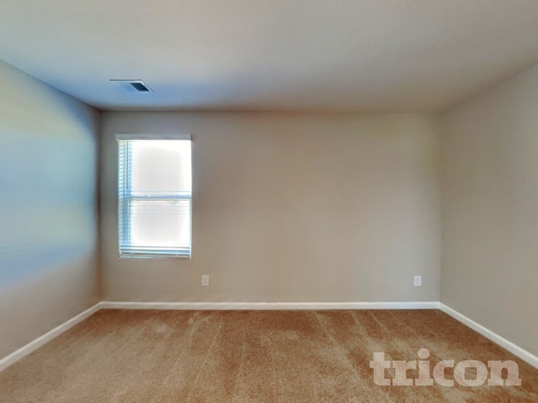 Building Photo - 260 Chedworth Dr