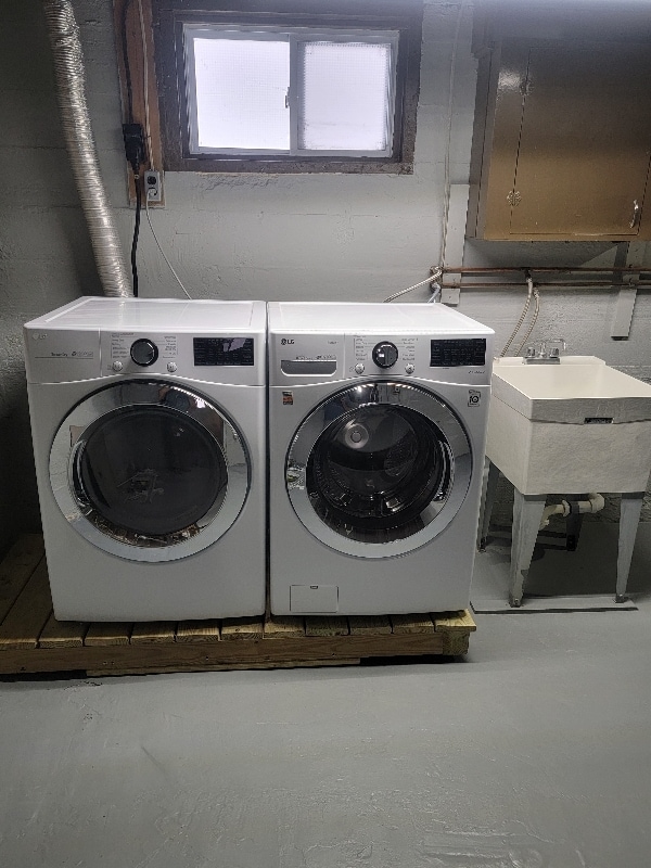 Building Photo - 111 N Phetteplace St